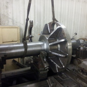 Before we bolt the flanged shaft on, we put it back in the lathe  .....